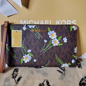 Michael Kors LG Floral Wristlet